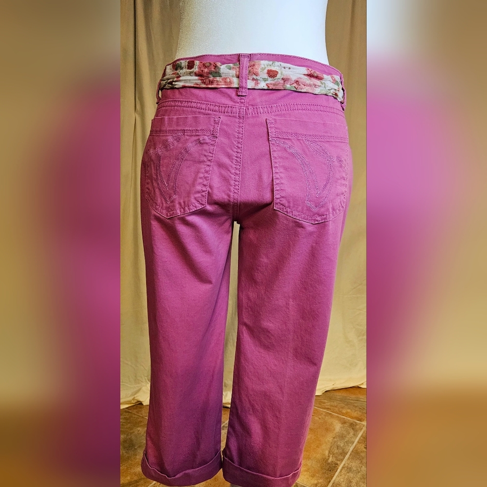 ✨️UPDATED✨Vtg Gloria Vanderbilt Low Rise Capri Jeans 4P NWOT Pink w/ Floral Belt - Picture 5 of 9